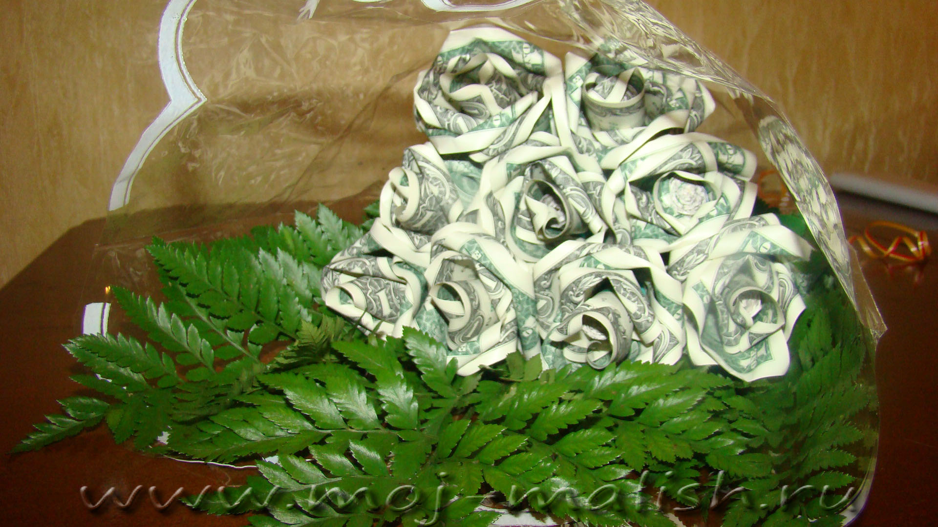 Пошаговое фото как своими руками сделать цветок из бумажных денег